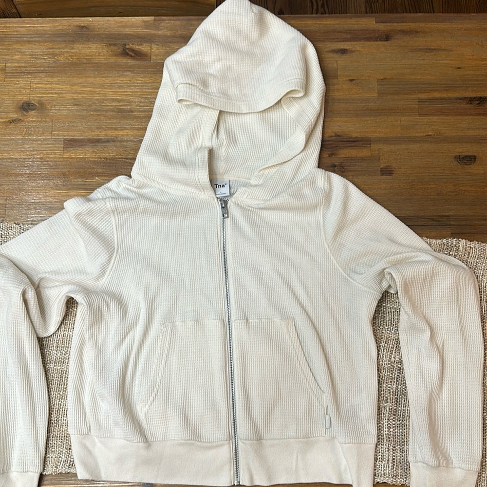 Aritzia zip up hoodie